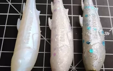 1 - UV-добавка + Синий Интерферент + Блёстка 2 мм 2 - UV-добавка + РЧ -рыбьи чешуйки + Блёстка 2 мм 3 - UV-добавка + РЧ -рыбьи чешуйки + Синий Интерферент + Блёстка 2 мм (3 вида) + Блёстка Бронза 0.5 мм