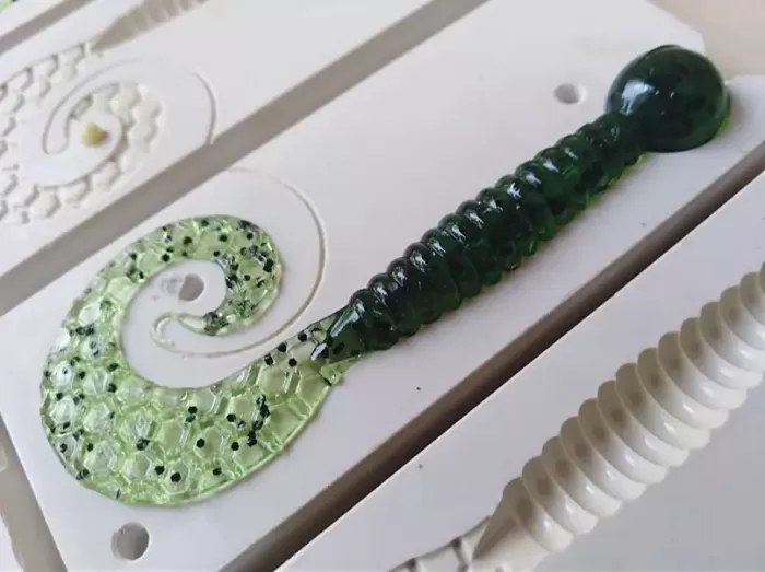 Curly Grub 80
