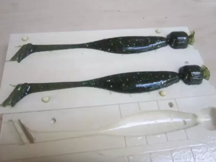 Cabela’s Aqua Glow 4 